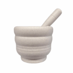 Vermaal kruiden, specerijen of knoflook moeiteloos met een vijzel en stamper. Ideaal voor verse smaakmakers, duurzaam en decoratief. Onmisbaar in elke keuken.