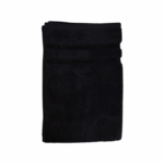 HPC Polo baddoek 40×60 cm in zwart, netjes opgevouwen op een lichte achtergrond