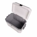 Igloo Marine Ultra koelbox 54 Quart – witte outdoor koelbox met UV-bescherming en roestvrije hardware