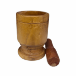 Houten vijzel met stamper, rustiek design, geschikt voor het fijnmalen van kruiden en specerijen