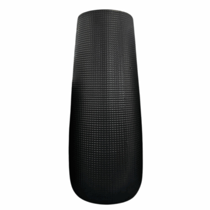 Zwarte cilindervormige bloemenvaas van 30 cm met rastertextuur, geschikt voor droogbloemen en moderne interieurdecoratie.