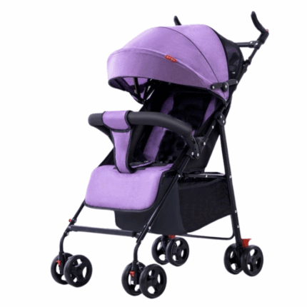 Paarse kinderwagen met zonnekap, veiligheidsgordel en opbergmand, geschikt voor kinderen van 0 tot 4 jaar.