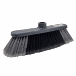 Fanatik vloerbezem met zwarte en grijze vezels en stevige kunststof bezemkop, geschikt voor buitengebruik