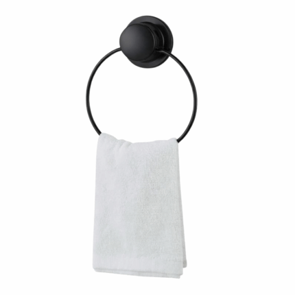Zwarte handdoekring met zuignap en handdoek op witte achtergrond
