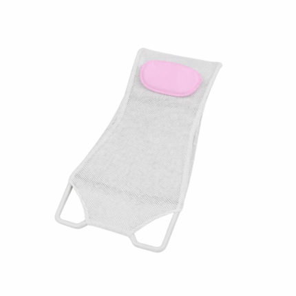 Baby badondersteuning met ademend mesh en zachte hoofdsteun op witte achtergrond