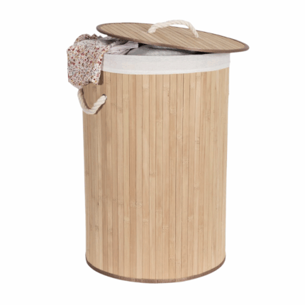 Naturel bamboe wasmand met deksel en touw handvatten van 40x60 cm op witte achtergrond.