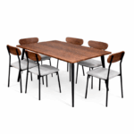 Industriële eettafel met houtlook blad en zes grijze stoelen met zwarte metalen poten