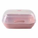 Violet kunststof brooddoos met transparante deksel en handvat op witte achtergrond