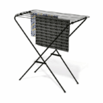 Wonder House inklapbaar droogrek zwart met kleding 106x55x95 cm