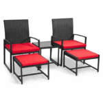 Kinbor 5-delige terras set met wicker stoelen, voetenbanken en tafel met rode kussens.