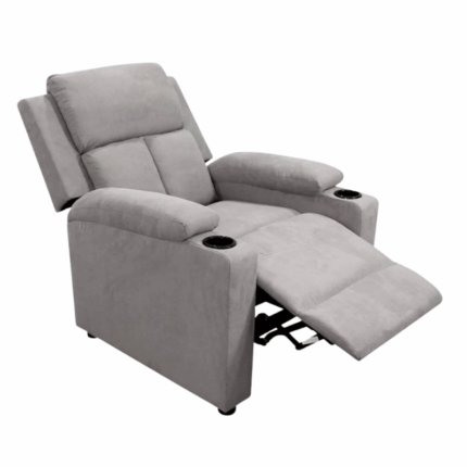 Grijze relaxfauteuil met bekerhouders, verstelbare rugleuning en voetensteun voor extra comfort.