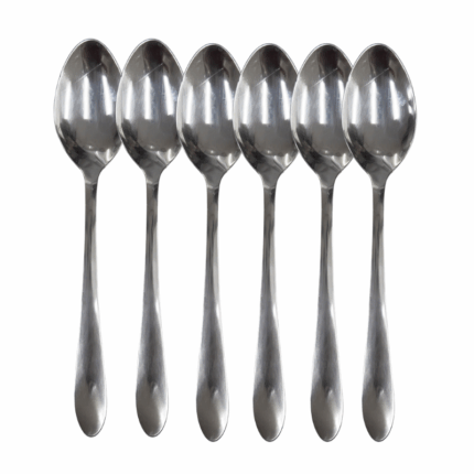Set van 6 roestvrijstalen eetlepels met glanzende zilveren afwerking op witte achtergrond
