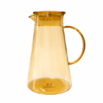 Plastic karaf met deksel en handvat voor water en sap