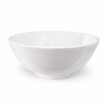 Witte keramische soepkom 8 inch op witte achtergrond