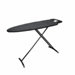 Lotus strijkplank 109×33 cm met zwarte bekleding en metalen frame met strijkijzerhouder op witte achtergrond