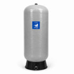 Globalwater Solutions C2-Lite CAD druktank van 250 liter met lichtgewicht composiet behuizing en verticale uitvoering.