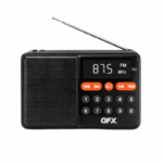 QFX draagbare Bluetooth radio met AM FM functie en oplaadbare batterij op witte achtergrond