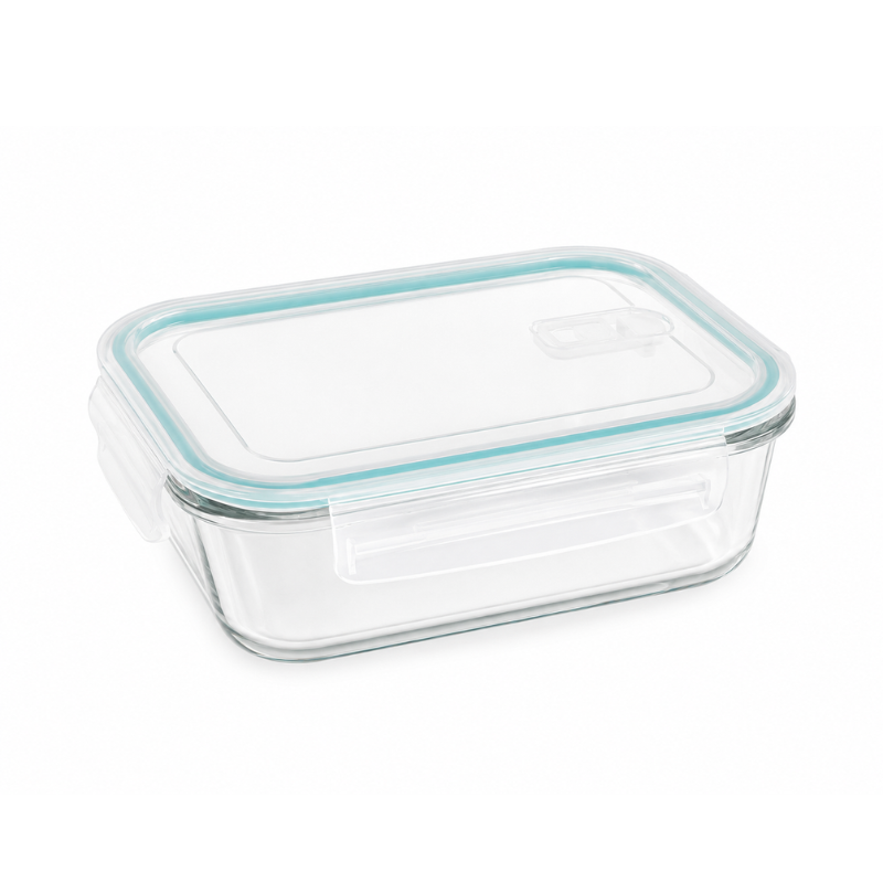 107682724 Rechthoekige glazen voedselcontainer van 700 ml met transparant deksel en clipsluiting op witte achtergrond.
