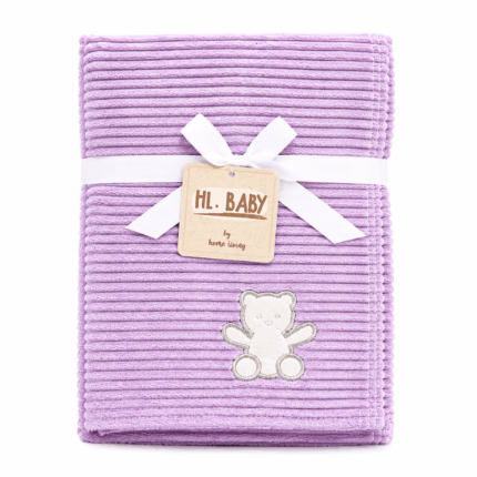 Zachte HL Baby fleece deken van 76×101.5 cm met geribbelde structuur en teddybeer-detail. Ideaal voor baby’s en verkrijgbaar in diverse kleuren.