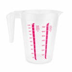 Plastic maatbeker van 1000 ml met handvat, schenktuit en roze maataanduiding voor suiker en bloem op transparante maatkan